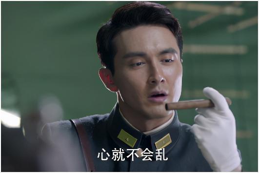 抹发蜡抽雪茄住别墅，如此耍帅的抗日剧是在耍观众