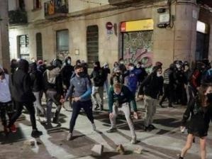 西班牙爆发反“封锁”示威，首相谴责：暴力和非理性不可容忍