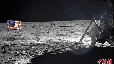 2400张珍贵NASA照片在线拍卖 包括史上首张太空自拍照