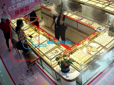 深圳一女子戴口罩偷戒指，还是被抓了！