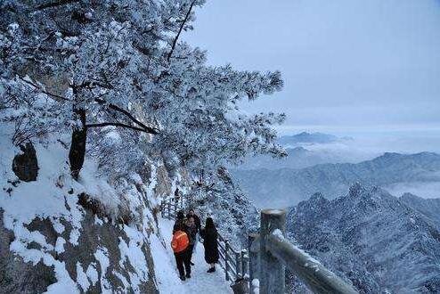 雪深30厘米 “中国最冷小镇”迎10年来同期最大降雪