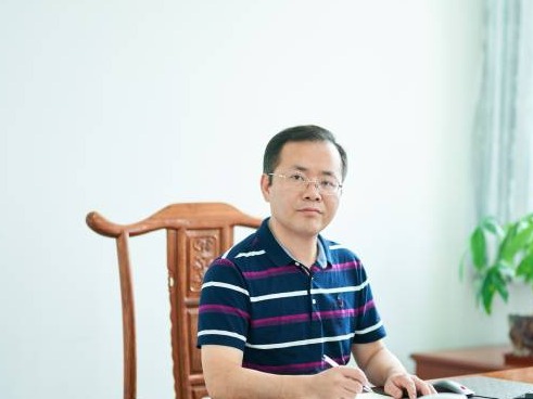 深圳十佳校长曾广波：“我首先是一名学校教师”