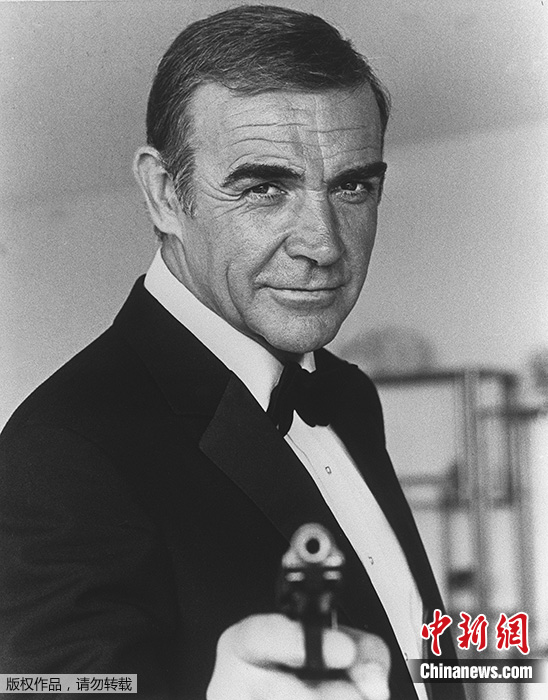 第一代“007”肖恩·康纳利去世！他为何在最红时辞演？