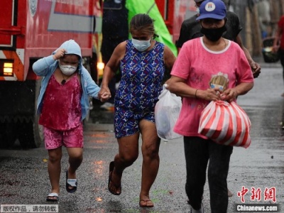 台风“天鹅”袭菲致4人亡 当局：或现“灾难性”局面