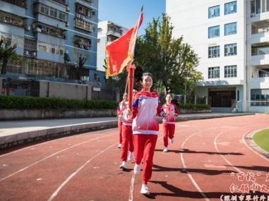 星星火炬代代传，翠竹举行“百校”庆“百年”红领巾火炬接力跑活动