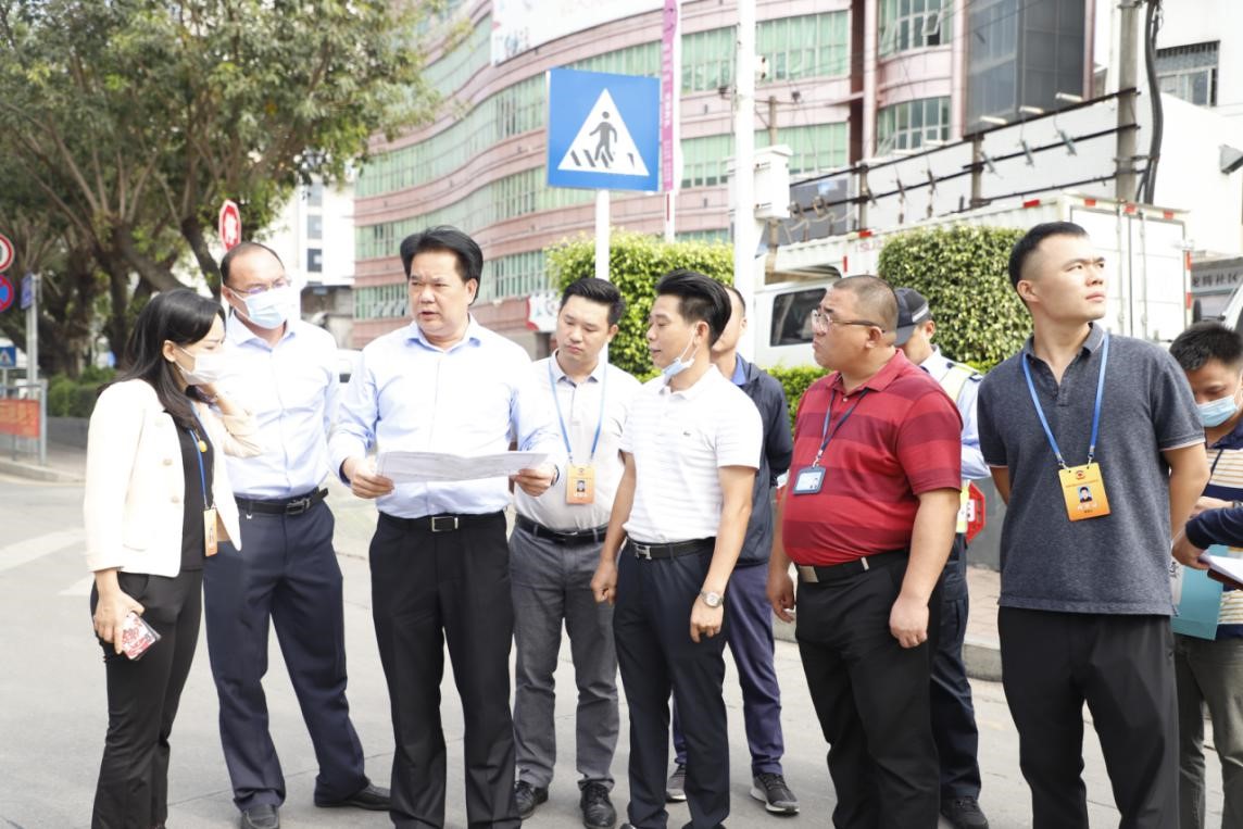 破解交通难题，石岩政协委员助推阳台山小学路口交通优化