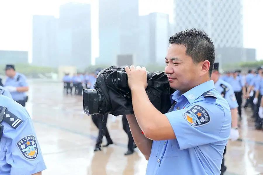 快来点赞！辅警杨文涛正在参与“南粤辅警之星”评选，故事很精彩！