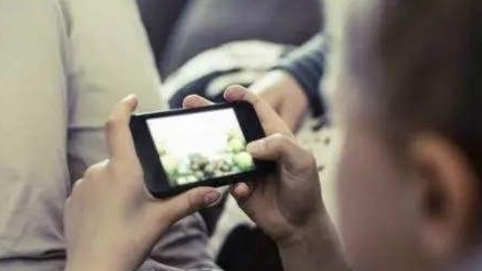 法治日报：禁止未成年人直播打赏是务实选择