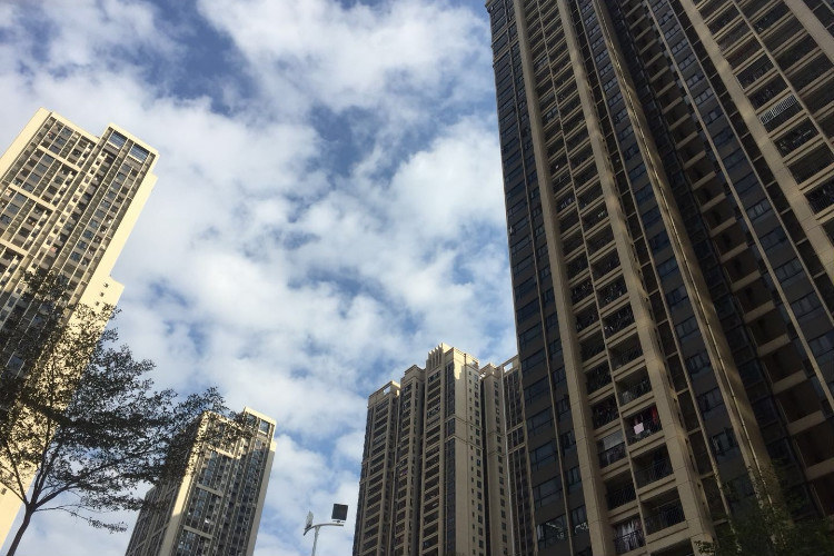 今年10月广州一手楼成交超万套 同比大涨超八成