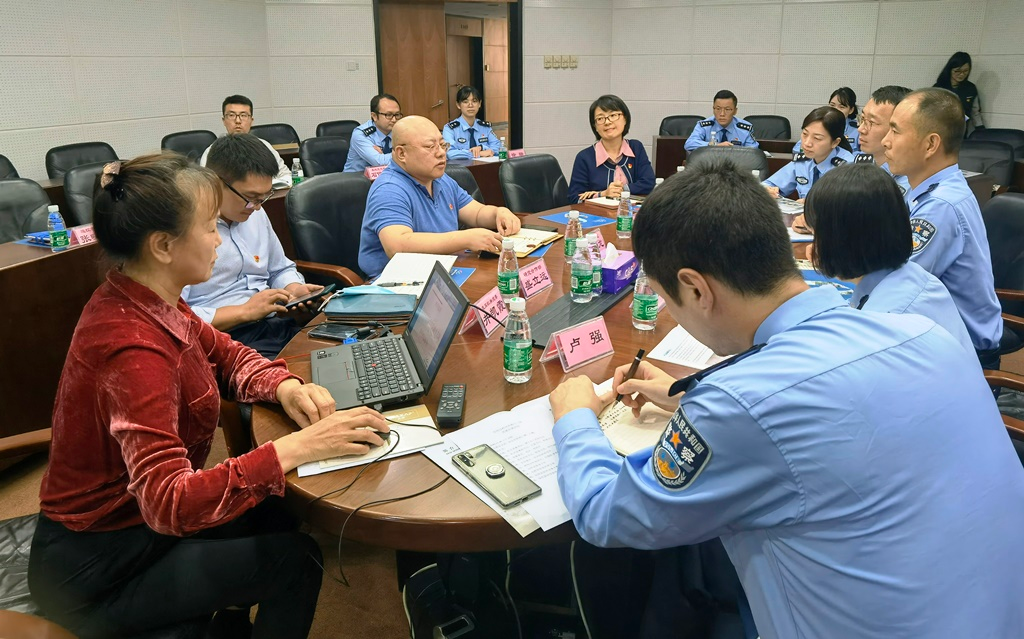 皇岗边检赴深港产学研基地开展党建共建学习交流活动