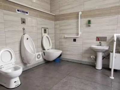上海出现“限时”厕所，蹲坑超15分钟报警，网友评论亮了