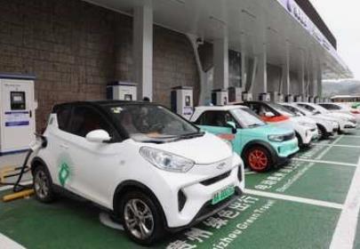 再提前5年！英国宣布2030年禁售燃油车，全球汽车电动化加速