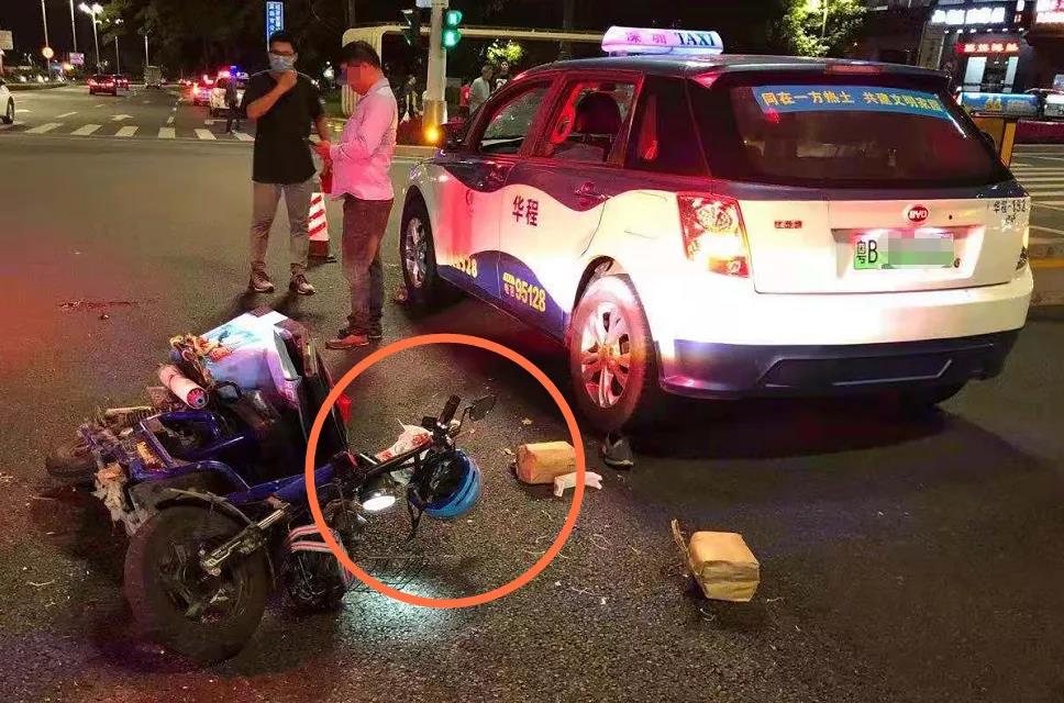 外卖小哥连闯2次红灯后，“您的外卖已无法送达”