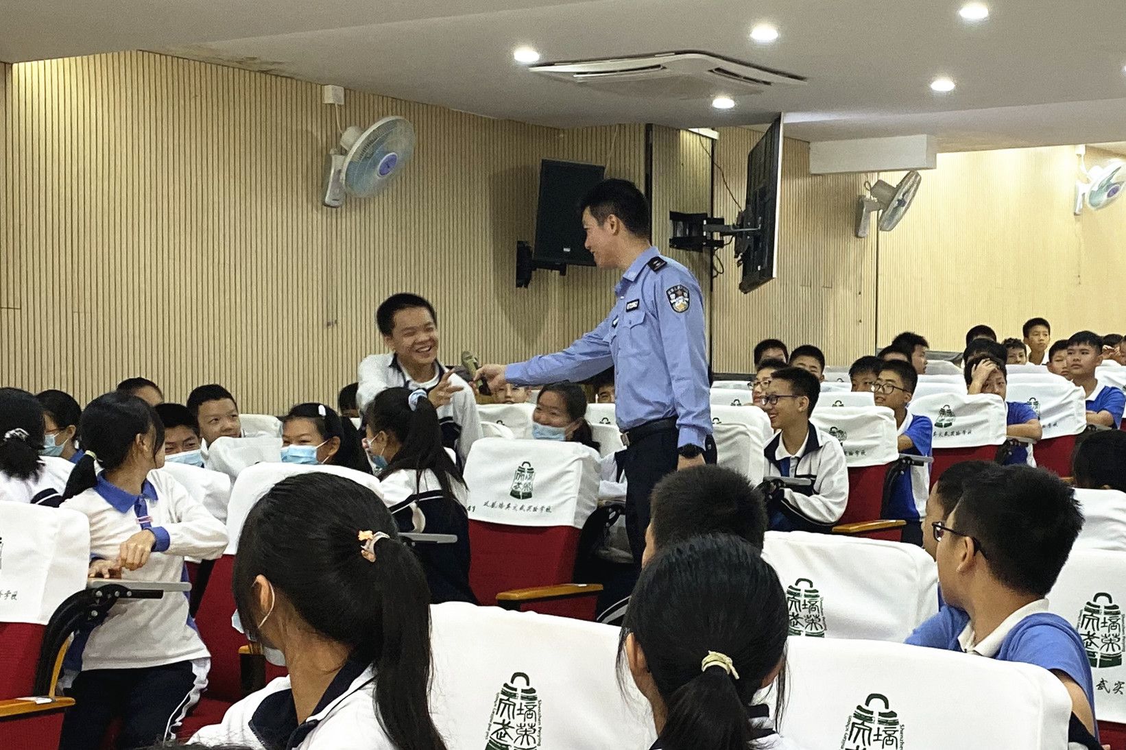 禁毒知识走进校园，让青春远离毒品
