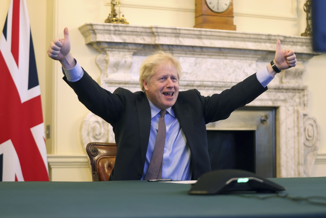 约翰逊喊话英国民众：过节读读英欧协议