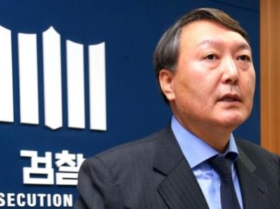 韩国法院叫停检察总长停职命令，文在寅约谈法务部长