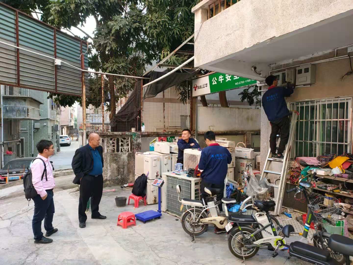坪山街道试点安装5000套用电安全远程监测系统 科技赋能加强电气隐患整治