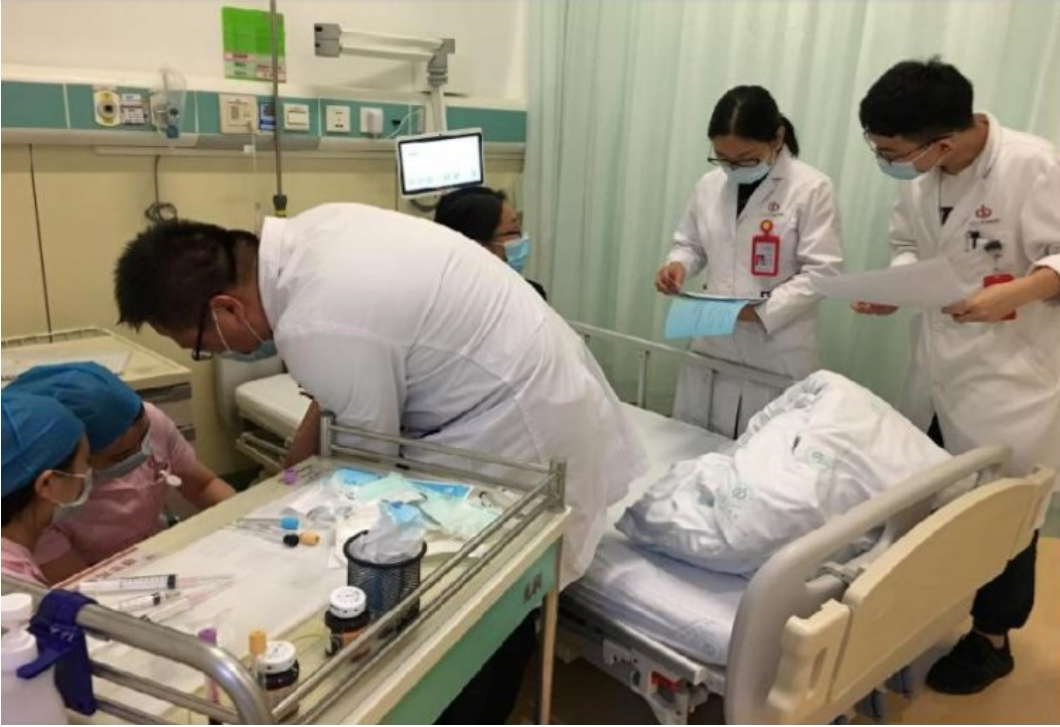 3岁患儿四肢反复出现瘀点瘀斑，从云南奔赴深圳求医        