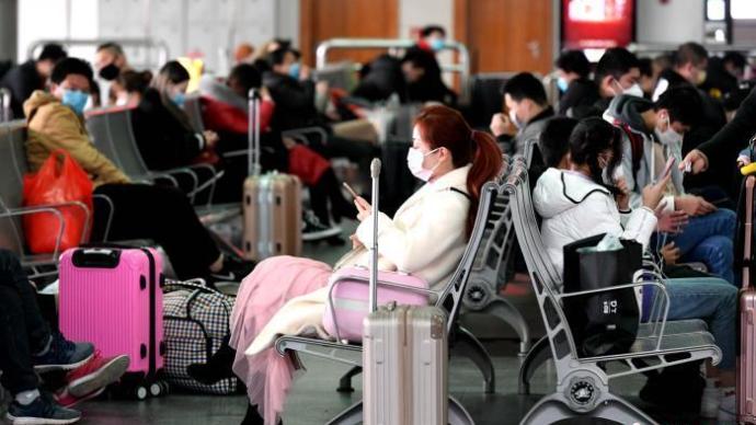 多地疫情新增 外地工作的人们还能回家过年吗？