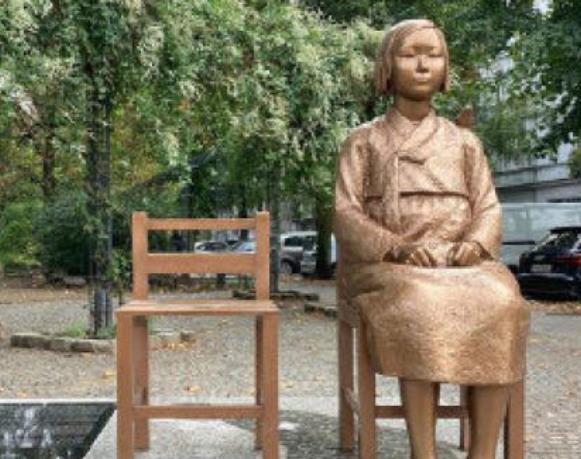 德国柏林或将永久保留慰安妇少女像，日官房长官：极度遗憾