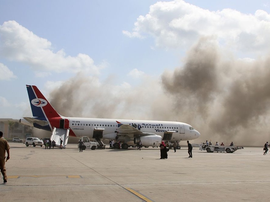 亚丁机场爆炸已致10人身亡，也门官员指责胡塞武装策划爆炸
