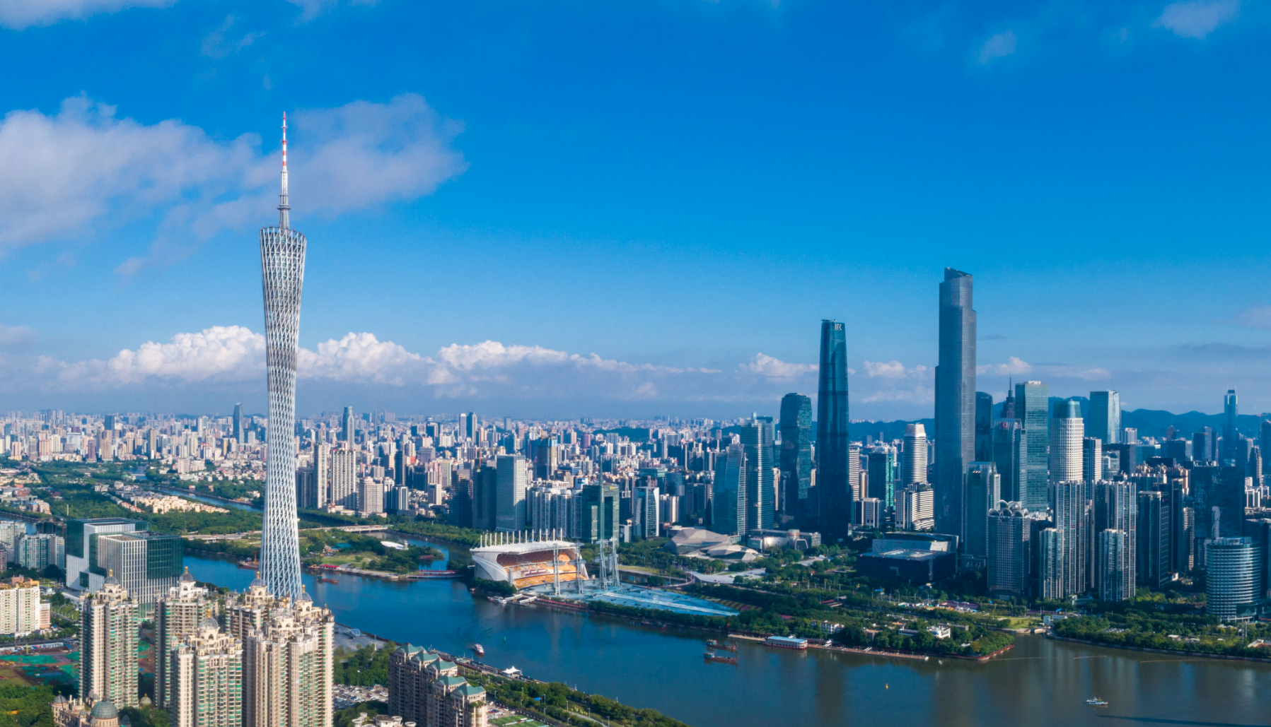 大咖江畔论剑，谋发展觅新机，广州经济高质量发展峰会今开幕