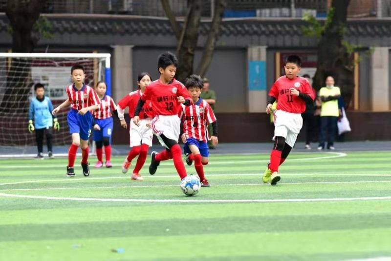罗湖区靖轩小学“轩力杯”足球班级联赛开赛