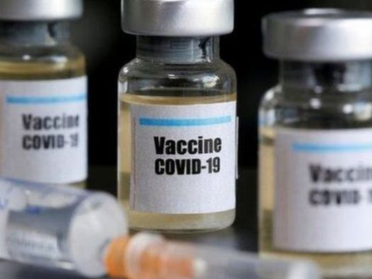 新加坡启动新冠疫苗接种计划，医护工作者成首批接种人员
