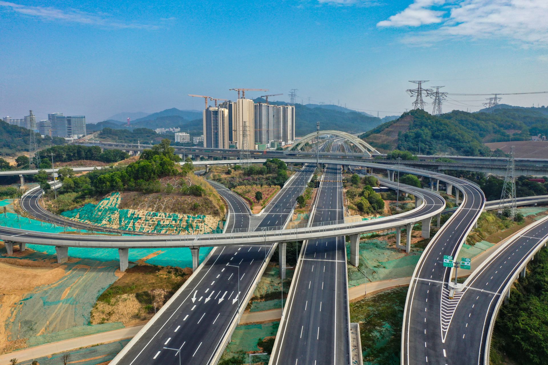 外环高速公路深圳段一期具备通车条件 ！横贯宝安光明龙华龙岗，将于月底通车