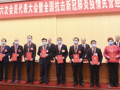刚刚，比亚迪王传福获评全国“抗疫民营经济先进个人”，深圳仅一人入选