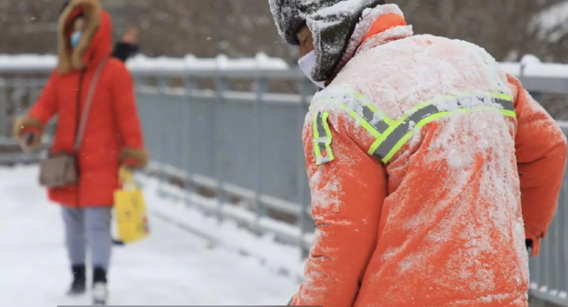 视频 | 加油！风雪严寒里奋战的中国人