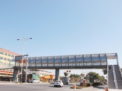 江门开平市百汇天桥投入使用，系该市首座开通人行天桥