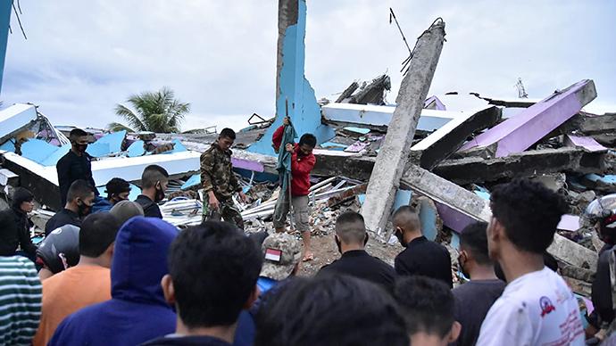 外媒：印尼地震已致26死超600伤，当地一医院被夷为平地