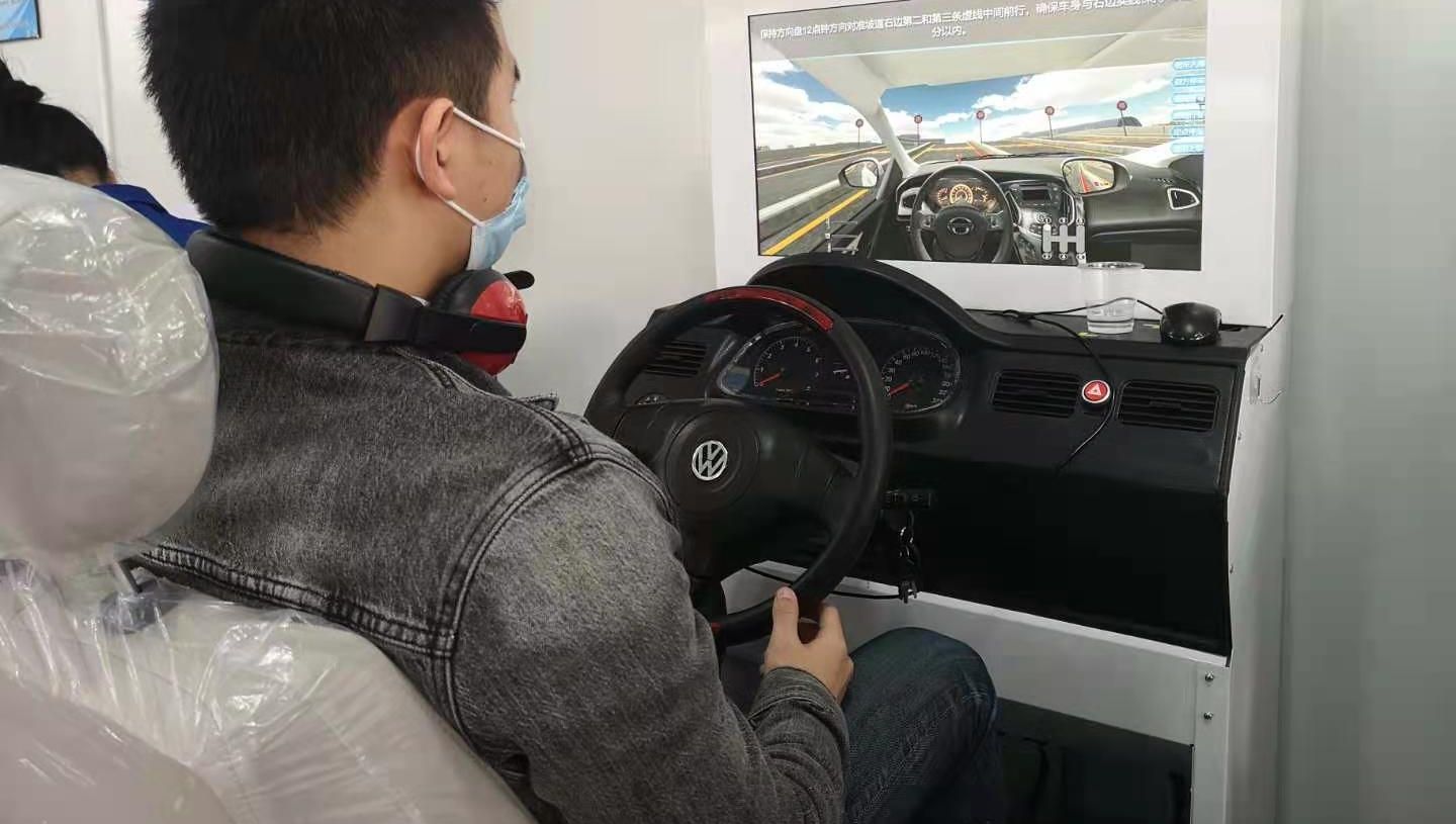 广州智能驾培基地来了，“好脾气”的机器人教练上岗