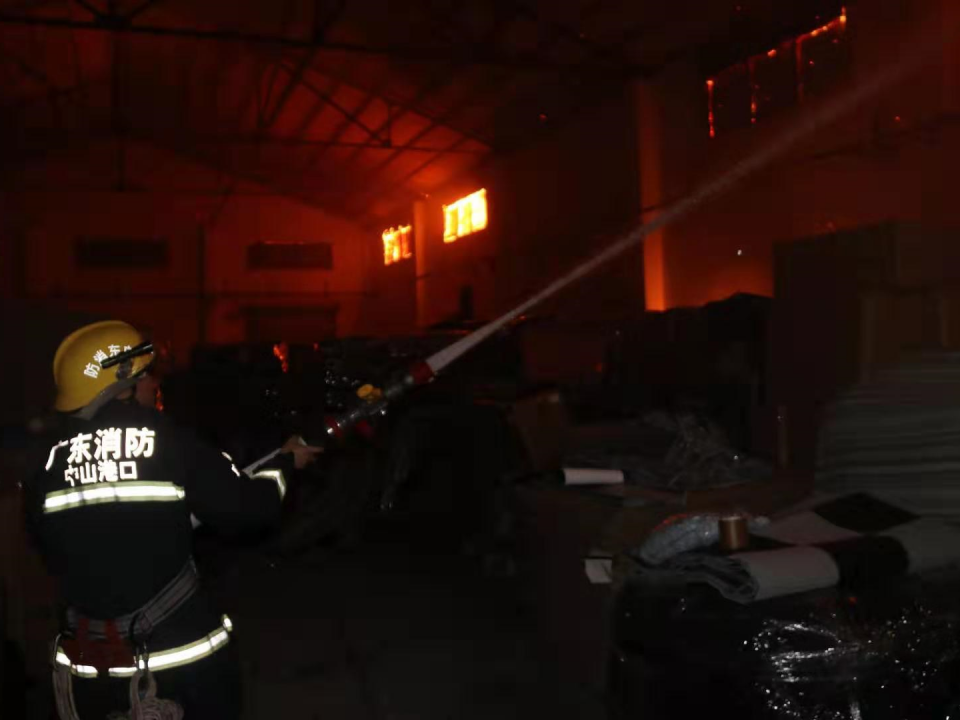 中山一工厂突发大火，幸无人伤亡