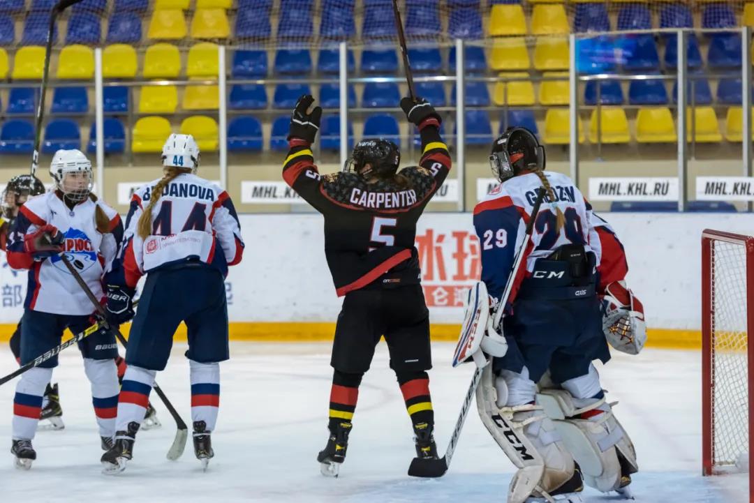 WHL | 万科阳光主场4：2打败比留萨鹰，7.3万观众通过直播观看比赛