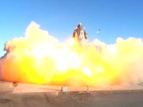 美太空探索技术公司“星舟”火箭试飞时爆炸