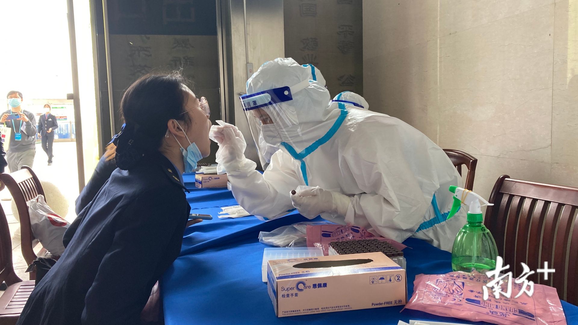 广州春运一线人员每7天测核酸 首批近4万人全为阴性