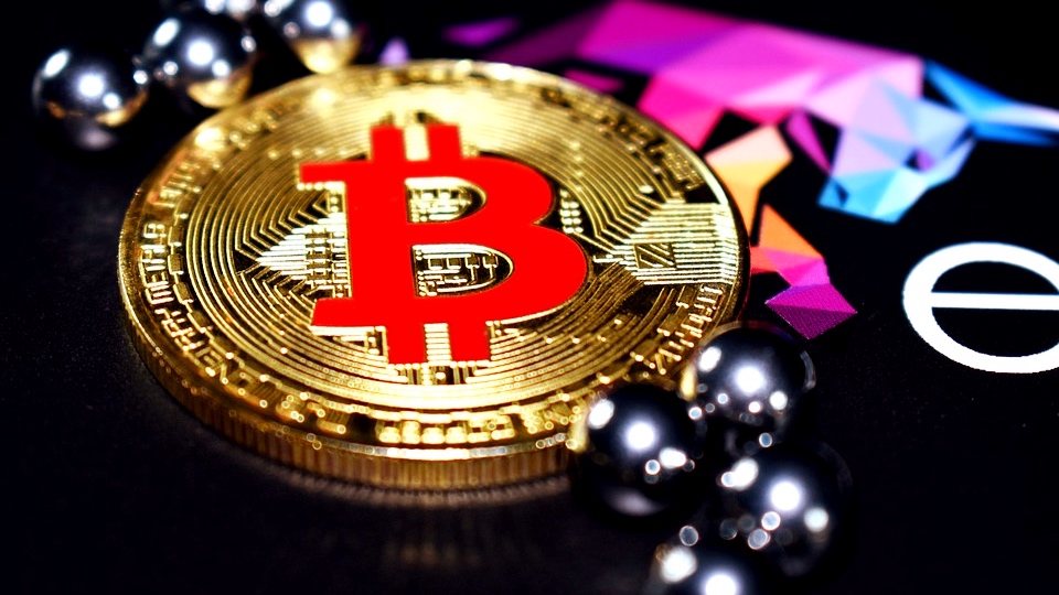 比特币市值突破万亿美元