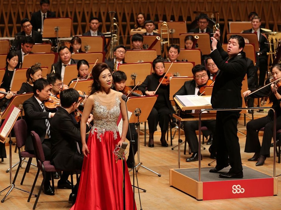 上海交响乐团“唱支山歌给党听”，很多老党员都来了