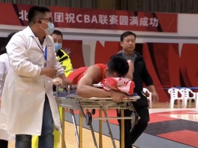 深圳球员贺希宁受伤，男篮出征前连伤6人