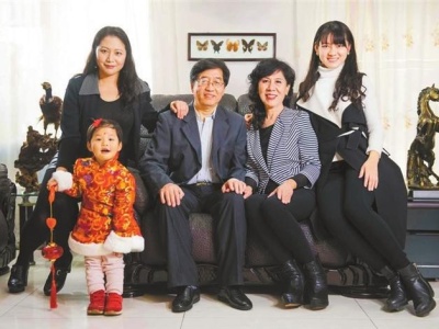 郭丽英、刘秀夫家庭：携手相伴 笑对生命