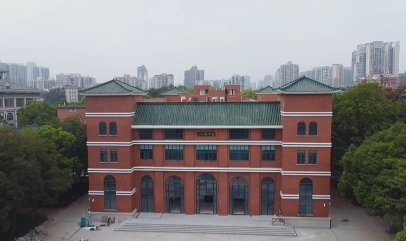红墙绿瓦拱廊 中山大学永芳堂变身了！