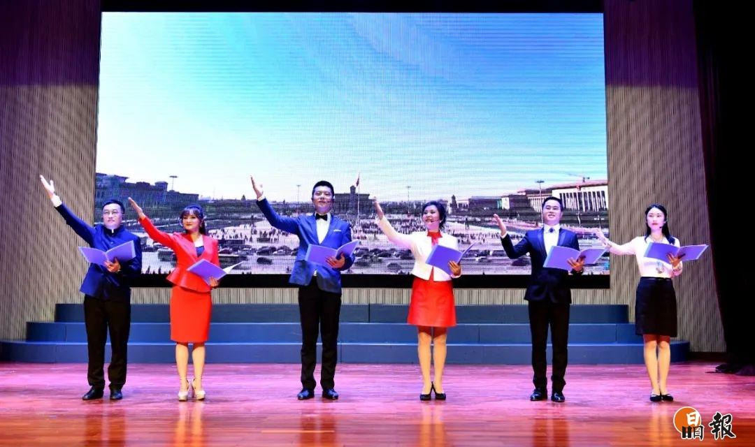 新书《逐浪》首发！宝安区教职工“学党史 颂党恩 跟党走”主题征文大赛启动