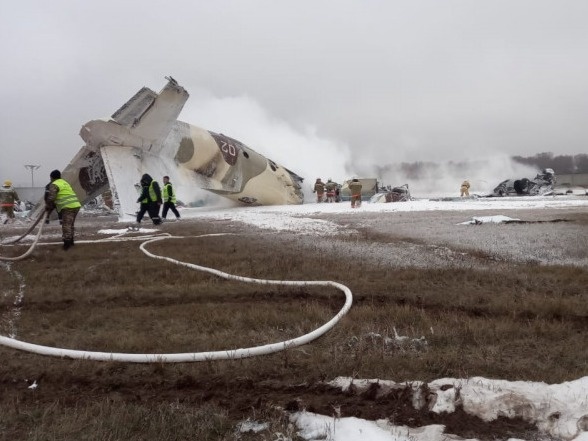 哈萨克斯坦发生军机坠毁事故，致4死2伤