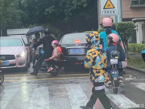 处理结果来了！广州一司机横冲斑马线未礼让学生被行拘5日