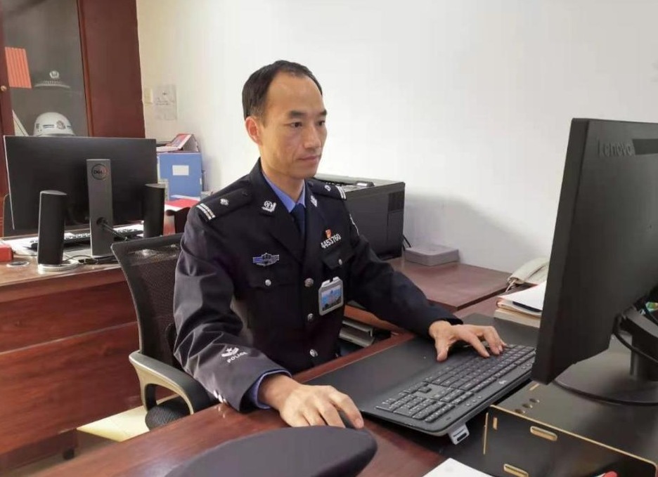 服刑人员的摆渡人，深圳监狱狱警杨领：我愿意做他们最亲的人