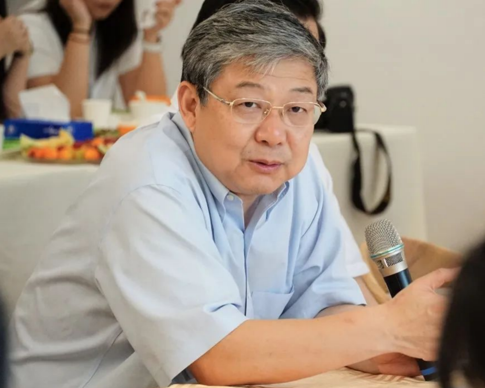 深大“校长午餐会”爆料：深大将筹划建设南方高校首个冰球馆