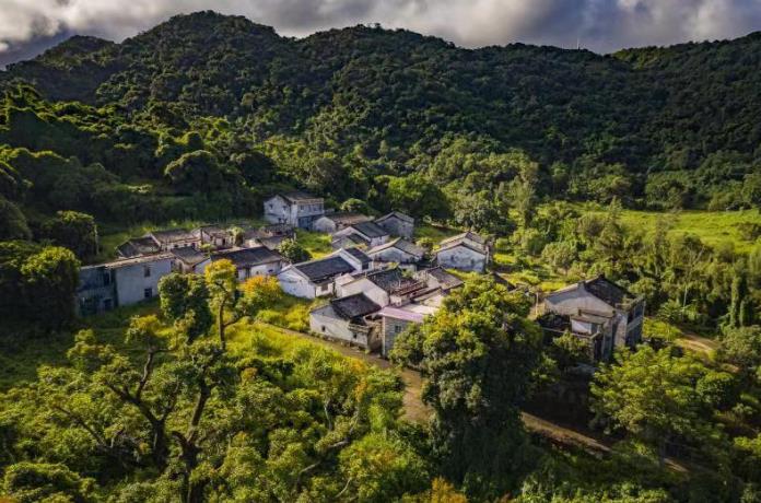 红色印记：半天云村