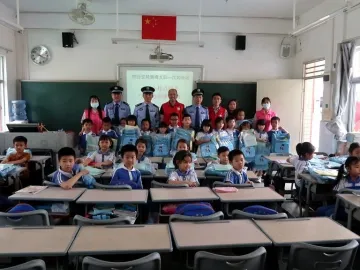 江边社区：党史教育进校园，让学生知党史感党恩